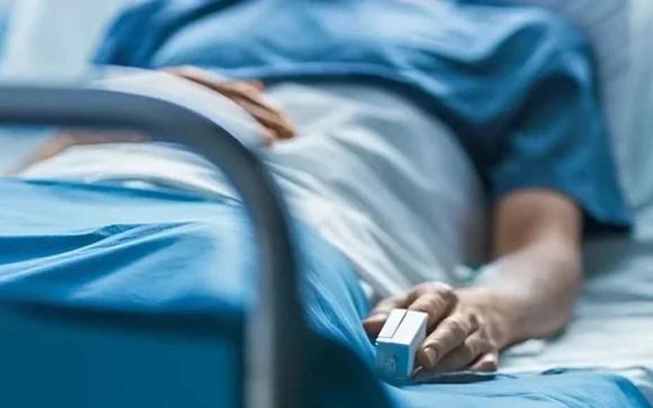 Người đàn ông 60 tuổi đột ngột tử vong sau bữa trưa vì thói quen tưởng vô hại