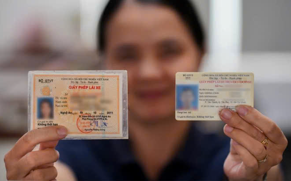 Công an Hà Nội nêu lý do nên đổi Giấy phép lái xe giấy bìa sang Thẻ nhựa PET