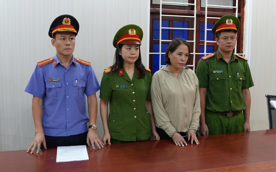 Bắt tạm giam giám đốc công ty sản xuất, buôn bán dầu ăn giả
