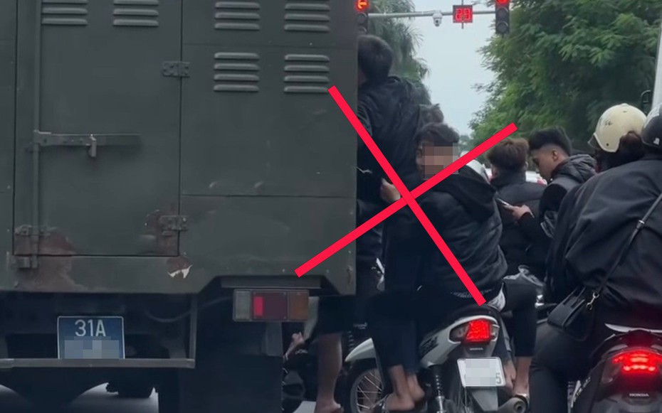 Xử lý nhóm thanh niên "đầu trần" đeo bám xe chở phạm nhân