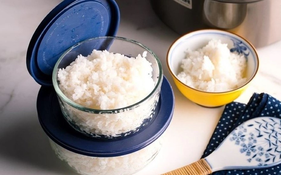 Sai lầm khi bảo quản cơm nguội, biết mà tránh kẻo "rước hoạ"