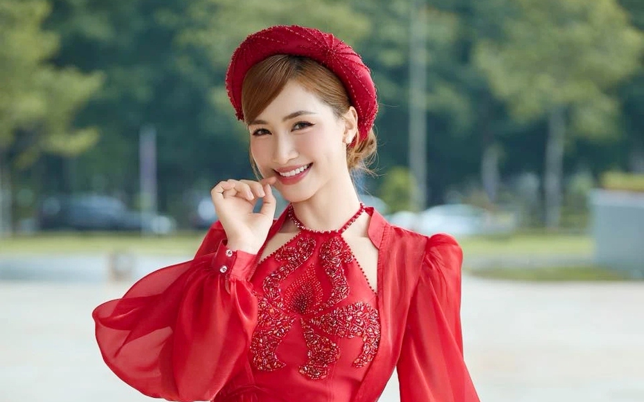 Ca sĩ Hòa Minzy sắp "lên xe hoa", hé lộ dàn khách mời "siêu khủng"