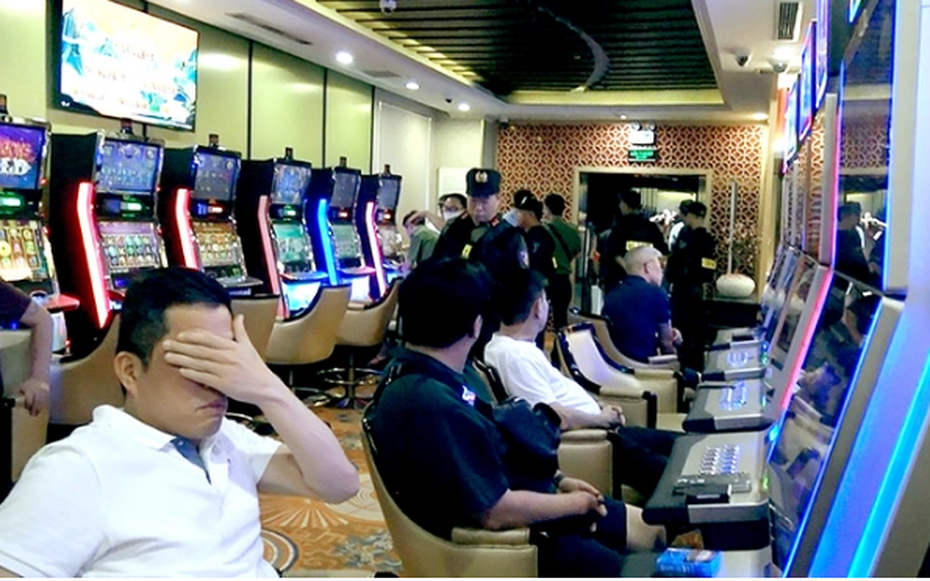 Ca sĩ Thế Vũ "ném" hơn 112 tỷ đồng vào sới bạc nghìn tỷ tại King Club