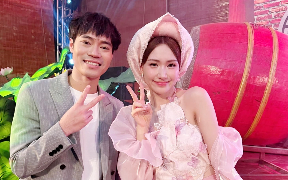 Cầu thủ Văn Toàn công khai "đòi nợ" Hòa Minzy