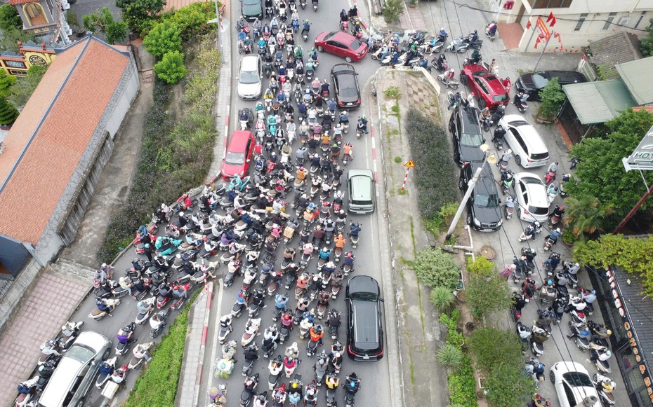 Cấm xe thô sơ lưu thông qua cầu Long Biên trong 61 ngày