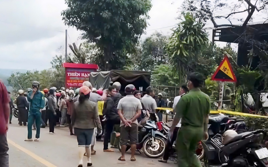 Phong tỏa hiện trường vụ 3 người trong một gia đình tử vong với nhiều vết thương