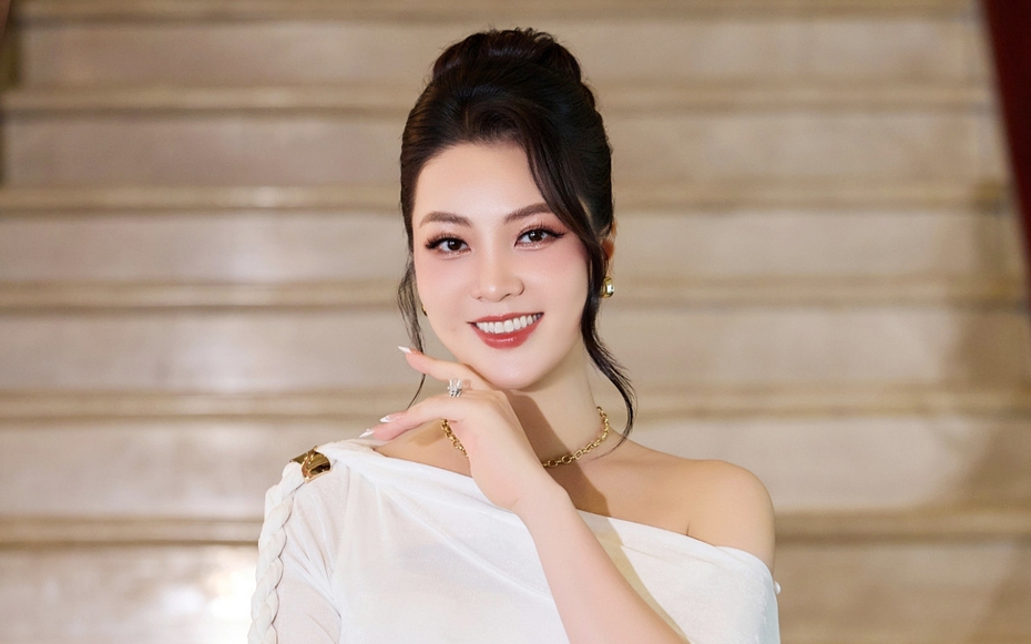 Sắc vóc cùng thần thái gây ngỡ ngàng của Á hậu Thụy Vân sau sinh con thứ 2