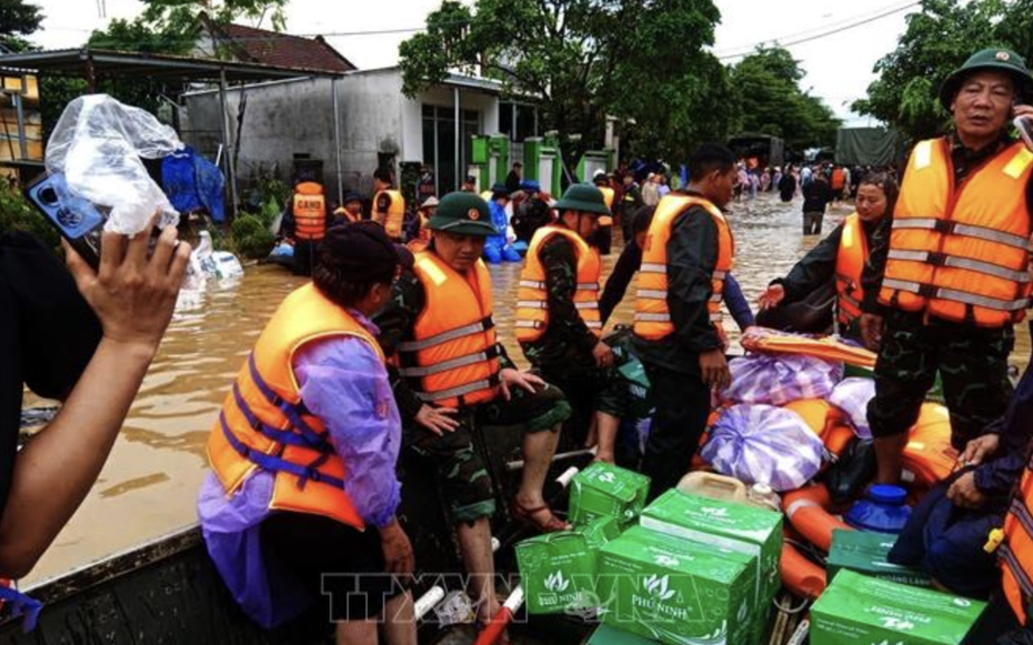 Chung tay hỗ trợ miền Trung khắc phục hậu quả thiên tai, lũ lụt