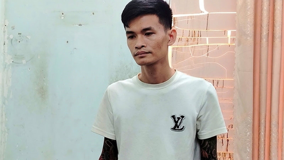 Bắt tạm giam thanh niên xăm trổ từng đánh thai phụ, nay tiếp tục gây án