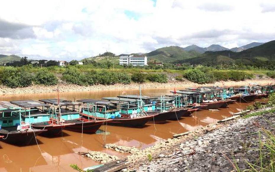 Quảng Ninh chuẩn bị cấm biển đối phó bão số 11
