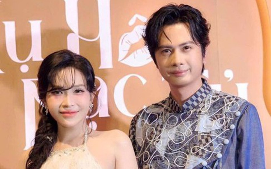 Khả Như bất ngờ bế em bé xuất hiện cùng Huỳnh Phương, dân mạng xôn xao