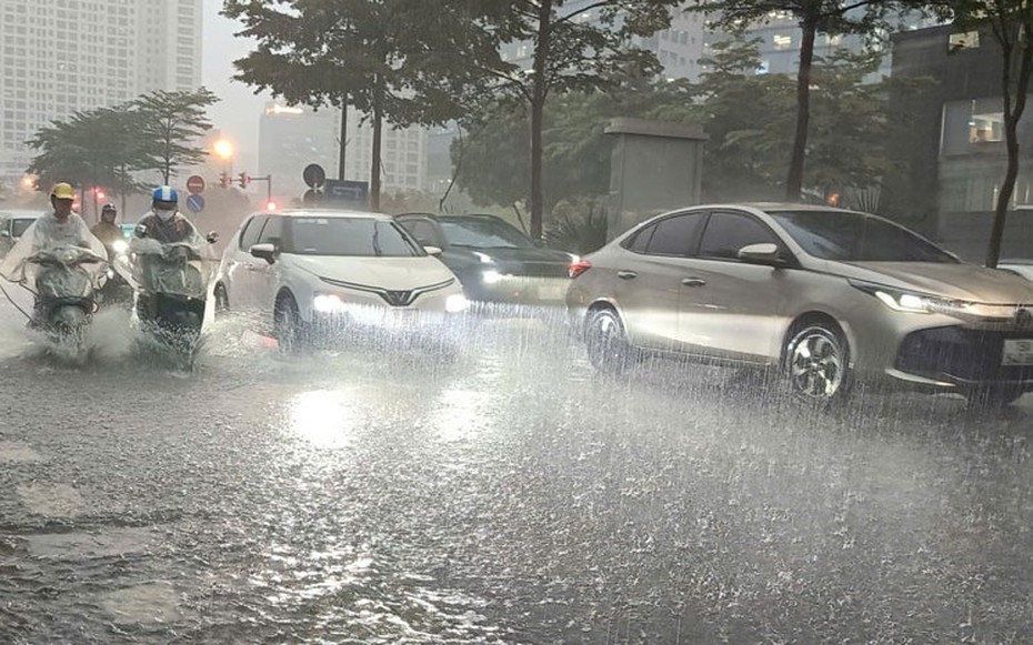 Bão số 11-Matmo đang di chuyển nhanh, cảnh báo mưa lớn diện rộng