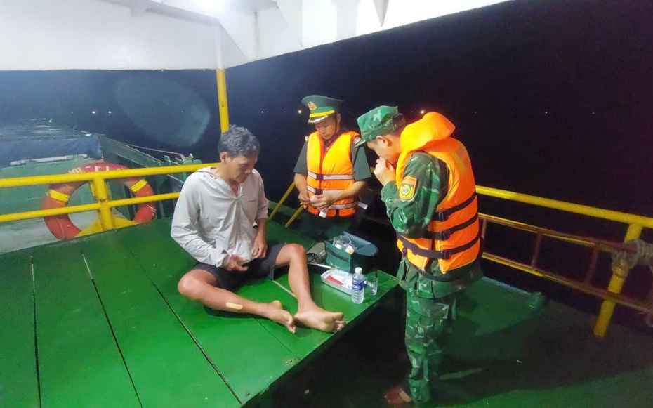 Gia Lai: Tàu cá cùng 11 thuyền viên bị tàu hàng đâm chìm, thuyền trưởng mất tích