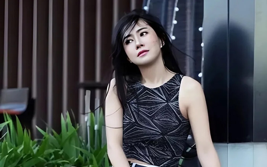 Nữ diễn viên gợi cảm một thời, nay về quê nuôi gà, sống bình dị bên chồng kém 4 tuổi sau nhiều sóng gió
