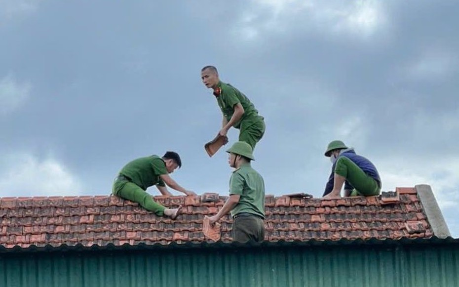 Hà Tĩnh: Khẩn trương sửa chữa các nhà dân bị hư hỏng do bão số 10