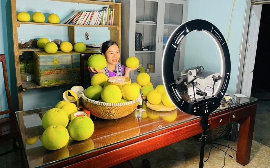Hà Tĩnh chinh phục người tiêu dùng qua livestream bán hàng TikTok