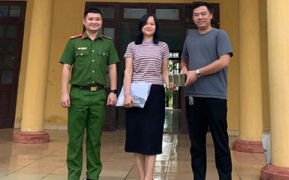 Người đàn ông bất ngờ nhận hơn 1 tỷ đồng từ tài khoản lạ và khuyến cáo của công an