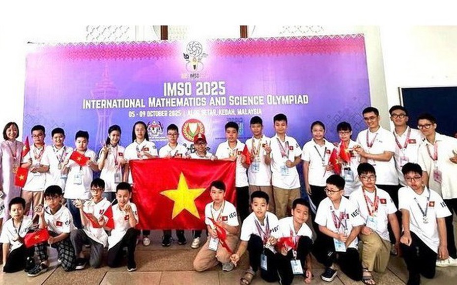 Bản tin 10/10: Việt Nam giành nhiều giải thưởng tại kỳ thi Olympic Toán, Khoa học quốc tế