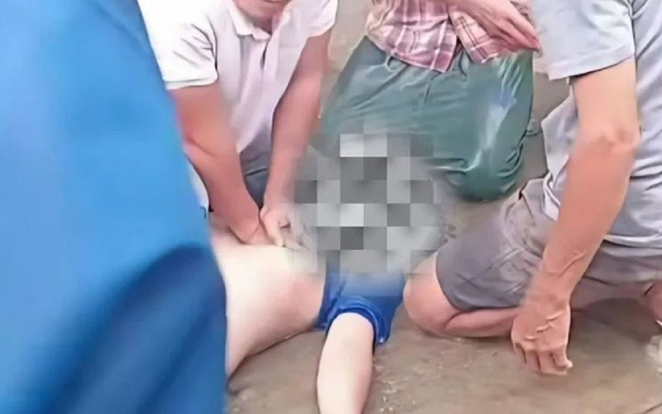 Đi ra chợ, 2 người bị điện giật thương vong