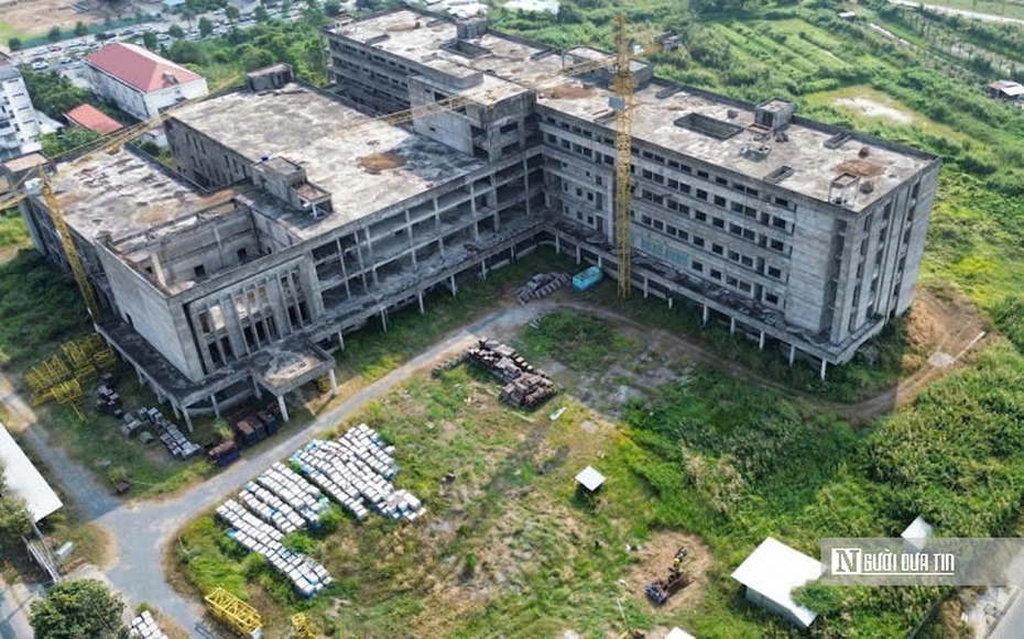 Bệnh viện Ung bướu Cần Thơ hơn 1.700 tỷ đồng: Khối bê tông phủ rêu giữa lòng thành phố