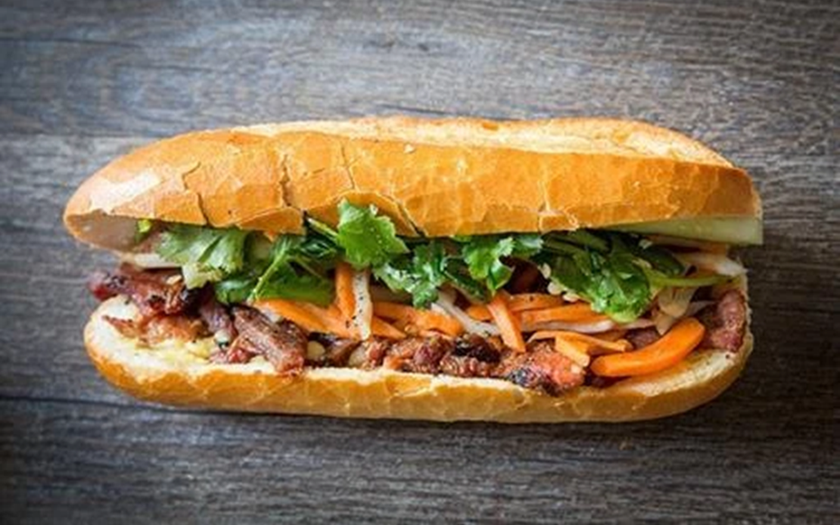 Bản tin 11/11: Số người nghi ngộ độc sau ăn bánh mì ở Tp.HCM đã lên 235