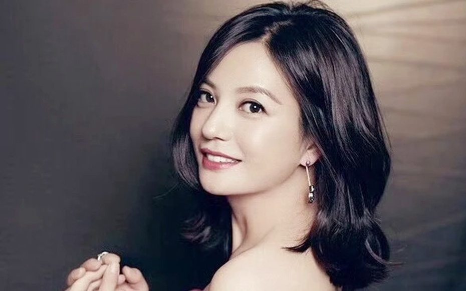 Triệu Vy lên tiếng về tin đồn qua đời vì ung thư