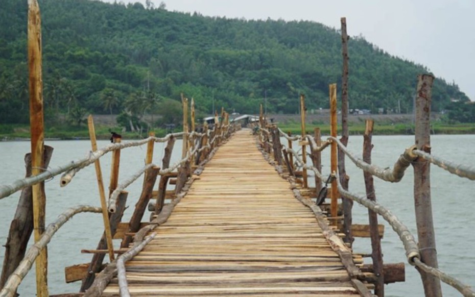 Cầu Ông Cọp- cây cầu gỗ dài nhất Việt Nam sập hoàn toàn sau bão lũ