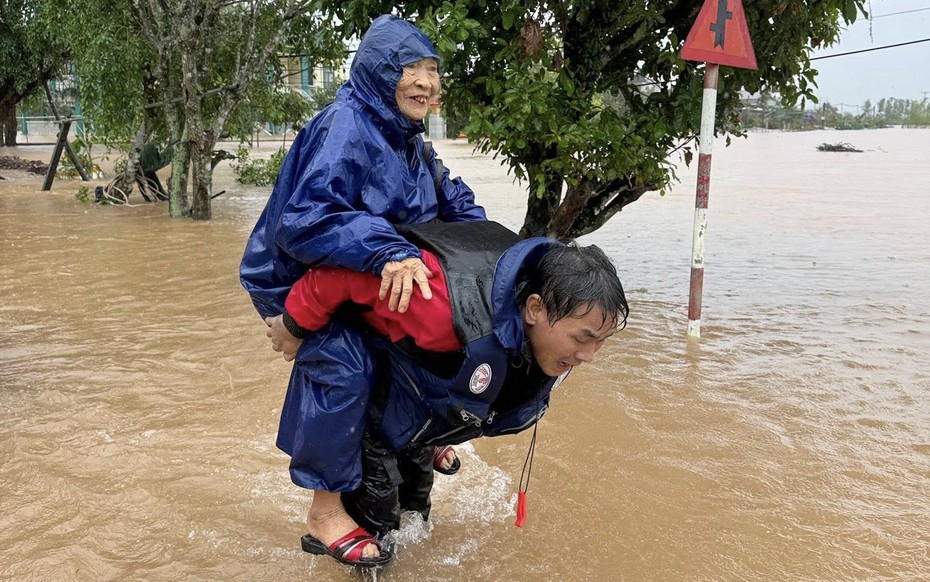 Những người hùng thầm lặng - Kỳ 2: Lập đội cứu hộ miễn phí để trả ơn cuộc đời