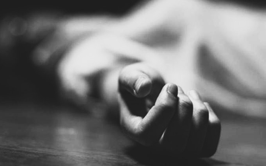 Người đàn ông 52 tuổi tử vong vì gia đình vắt chanh vào miệng "làm phép chữa bệnh"