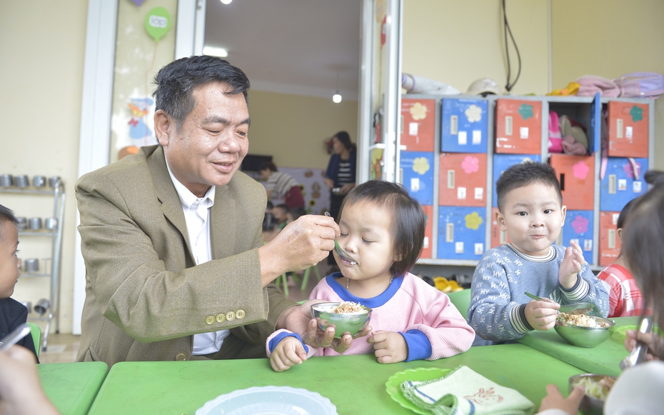 Những thầy giáo đặc biệt ở Thanh Hoá: 30 năm làm "người cha thứ 2" của trẻ