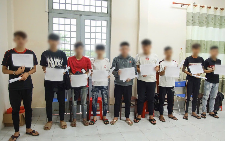 Dàn cảnh cướp điện thoại để xoá dữ liệu riêng tư, nhóm "trẻ trâu" bị khởi tố