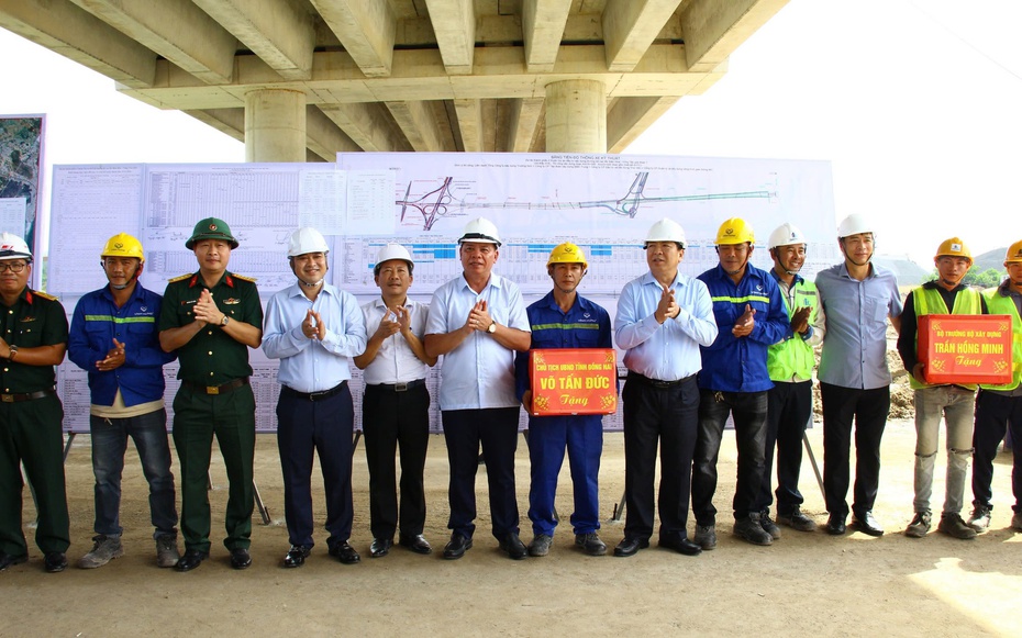 Bộ trưởng Trần Hồng Minh kiểm tra “chặng cuối” trên cao tốc Biên Hòa – Vũng Tàu