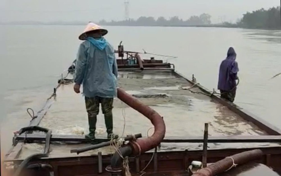 Lập tổ canh gác xuyên đêm, quyết liệt đấu tranh xử lý “cát tặc” ở Hà Tĩnh