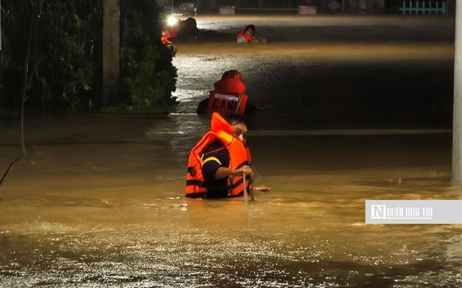 Chuyên gia chỉ rõ nguyên nhân gây ngập lụt tứ bề ở miền Trung: Lũ lịch sử liên tiếp xô đổ mọi kịch bản cũ