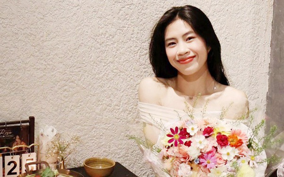 Hotgirl đội tuyển nữ Việt Nam khoe nhan sắc trong trẻo, dịu dàng khác lạ