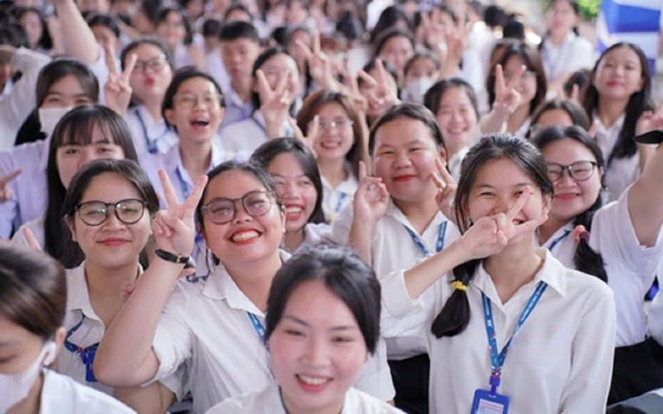 Bản tin 23/11: Đại học Sư phạm Hà Nội 2 bỏ xét học bạ 17 ngành