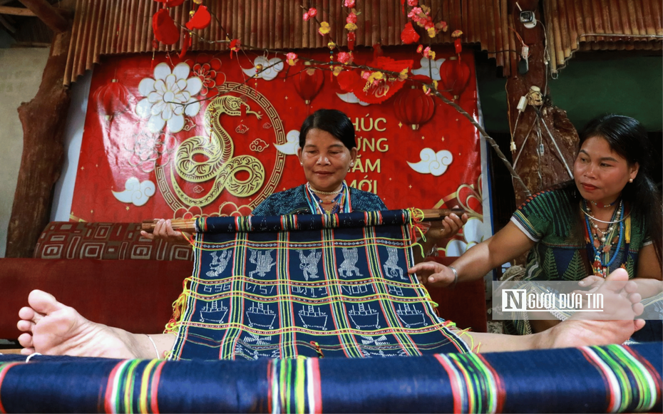 Những người lặng lẽ giữ hồn văn hóa giữa đại ngàn