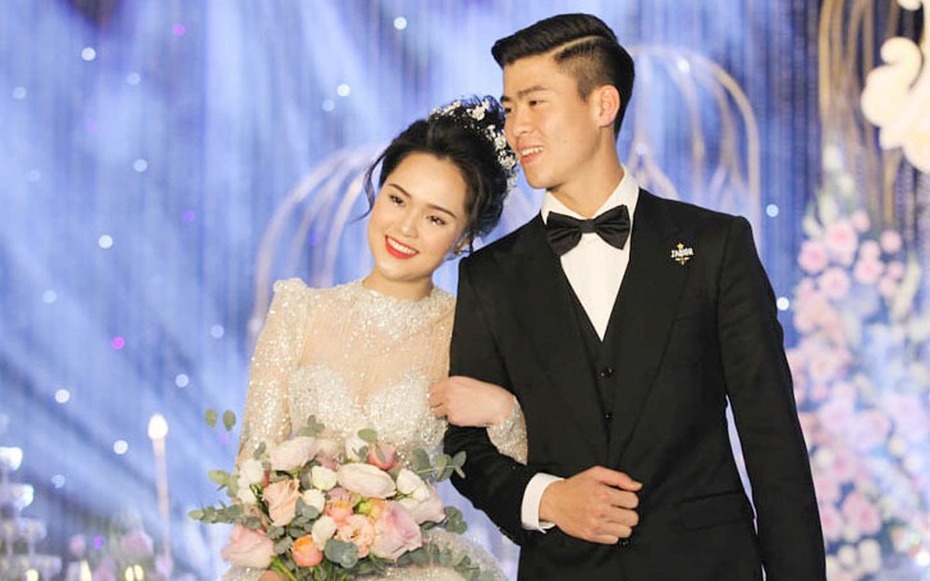 Trung vệ Đỗ Duy Mạnh hạnh phúc viên mãn bên "tiểu thư" Hà thành sau 5 năm kết hôn