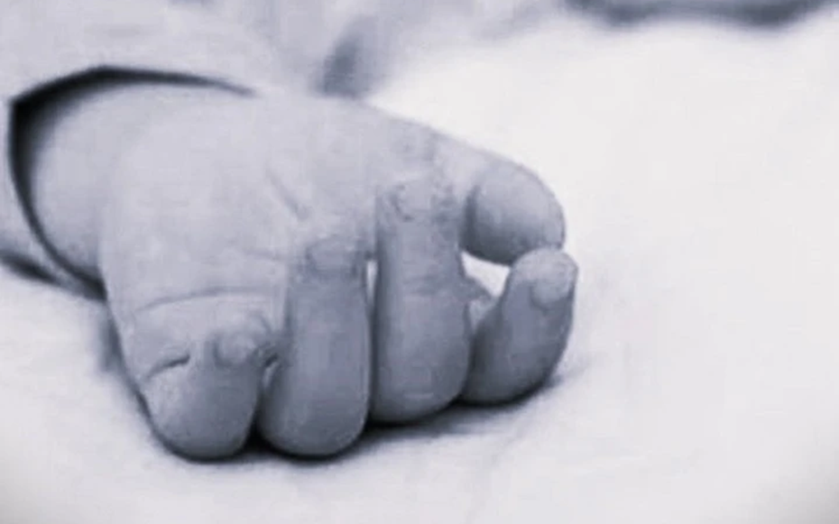 Bé 2 tuổi tử vong nghi do "dấu phẩy" kê thuốc khó hiểu của bác sĩ