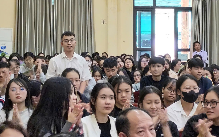 Hội Luật gia Hải Phòng truyền cảm hứng bảo vệ môi trường cho 300 sinh viên