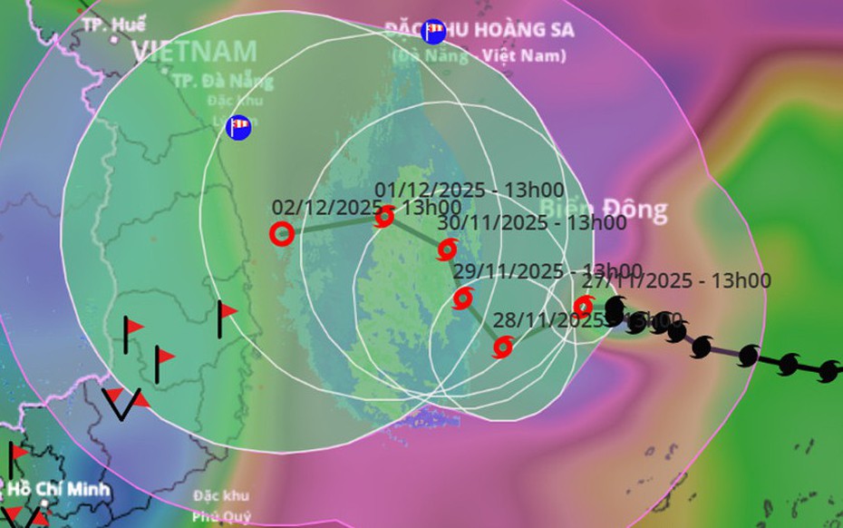 Bão số 15 Koto vẫn giật cấp 15, đảo hướng "dị thường"
