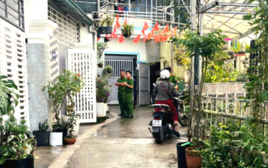 Công an khám xét nhà Trưởng phòng Pháp chế Sở Y tế, thu giữ nhiều tài liệu quan trọng