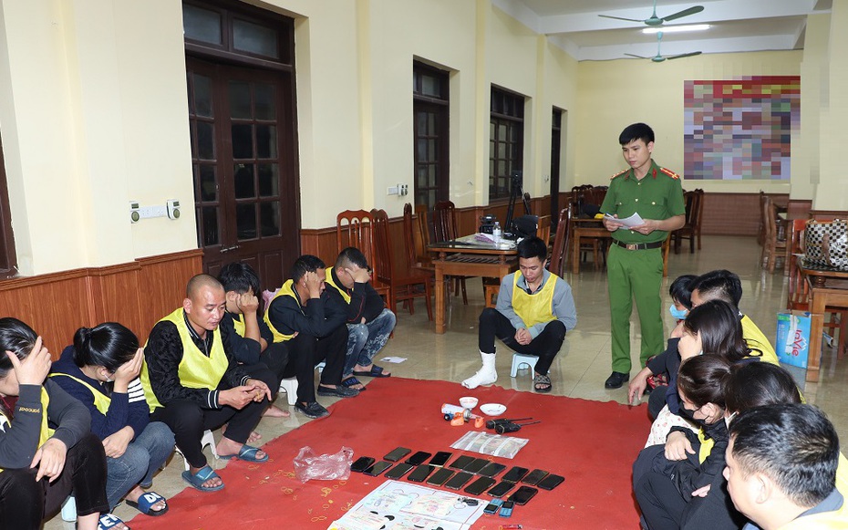 Đột kích sới bạc được tổ chức tinh vi, bắt giữ 21 đối tượng