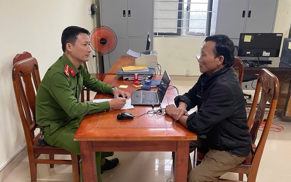 Đối tượng truy nã nguy hiểm ra đầu thú