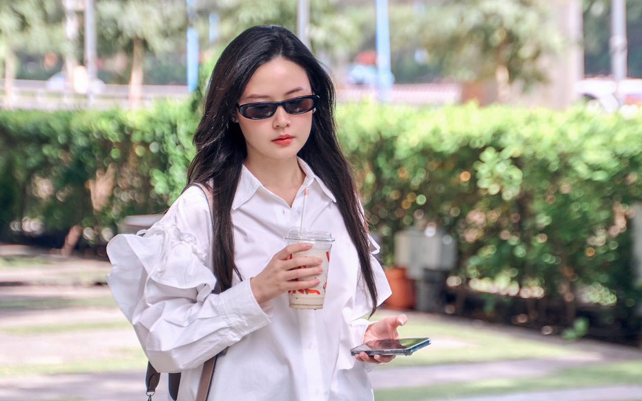 Nghi vấn hotgirl đời đầu của làng giải trí Việt mang thai con đầu lòng?