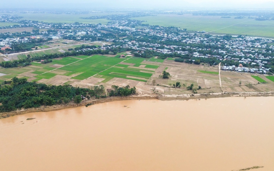 Đà Nẵng: Sạt lở bủa vây, hàng trăm hộ dân sống trong nỗi lo mất đất, mất đường