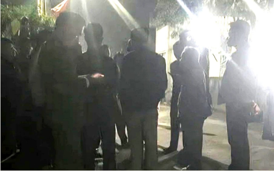 Điều tra nguyên nhân 2 cha con tử vong bất thường trong nhà