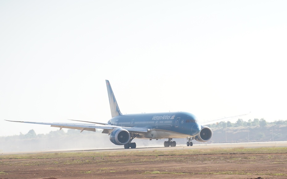 Vietnam Airlines thực hiện chuyến bay chở khách đầu tiên tại Sân bay Long Thành