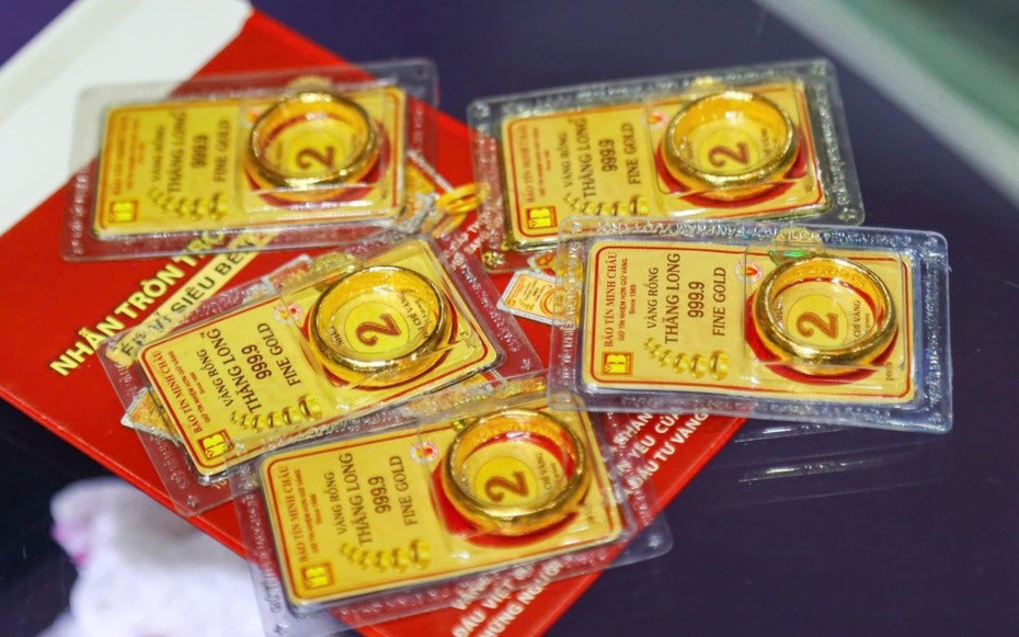 Giá vàng hôm nay 21/12: Giá vàng trong nước ngược chiều thế giới