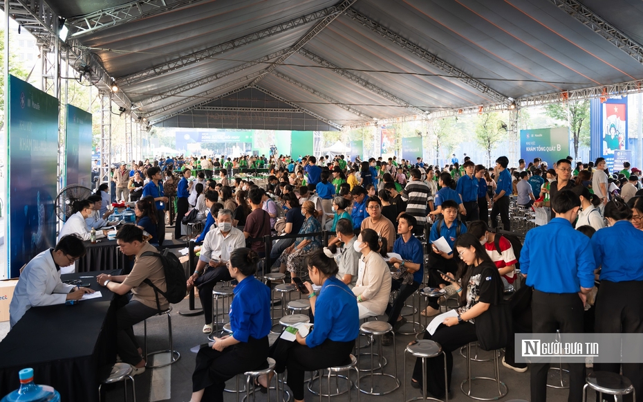 8.000 người dân được khám sức khoẻ miễn phí 